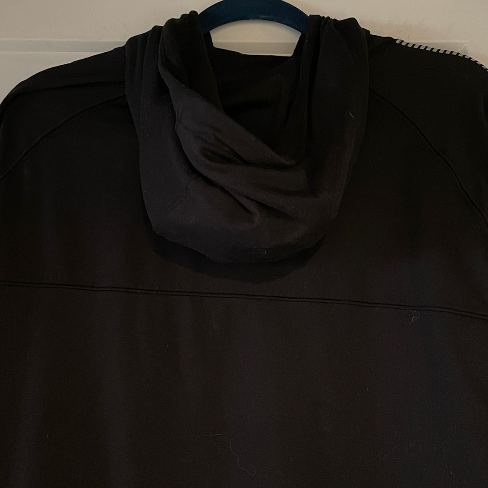 American Eagle Size XL Black Hoodie Warm Poly/Elastane Gray Accents on Sleeves - Picture 7 of 9